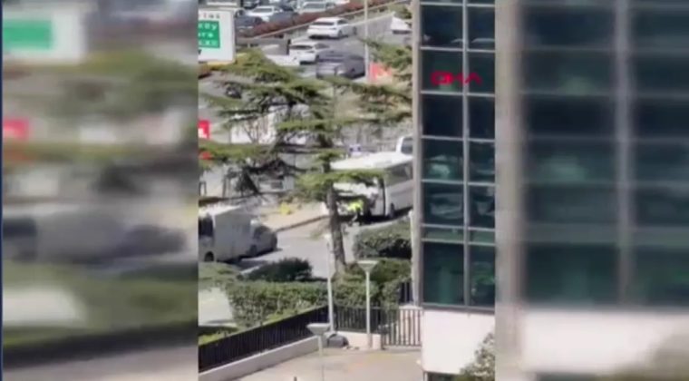 Son dakika: İstanbul'daki İsrail Konsolosluğu &ouml;n&uuml;nde silah sesleri