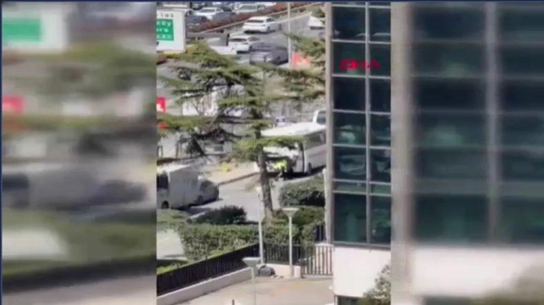 Son dakika: İstanbul'daki İsrail Konsolosluğu &ouml;n&uuml;nde silah sesleri