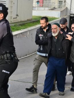 SON DAKİKA&hellip; Adana merkezli 8 ilde Bayğaralar su&ccedil; &ouml;rg&uuml;t&uuml;ne operasyon: 287 ş&uuml;pheli adliyeye sevk edildi