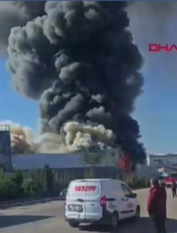 SON DAKİKA&hellip; Ankara Sincan'da boya fabrikasında yangın &ccedil;ıktı: Ekipler m&uuml;dahale ediyor&hellip;