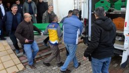 SON DAKİKA&hellip; Kahramanmaraş'ta babasını boğazını keserek &ouml;ld&uuml;rm&uuml;şt&uuml;! Cani evlattan kan donduran savunma: Herkes uyurken mutfaktan bı&ccedil;ağı alıp&hellip;