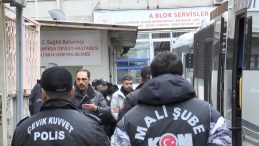 SON DAKİKA&hellip; Uşak Belediyesi'ne r&uuml;şvet operasyonunda 2. dalga: 29 ş&uuml;pheli adliyeye sevk edildi