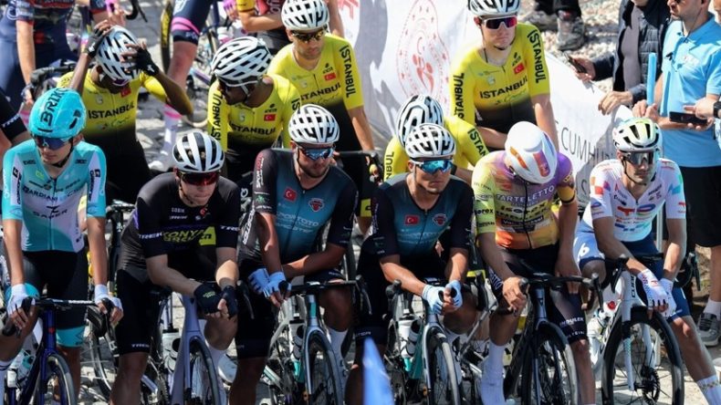 Star verildi, 61. Cumhurbaşkanlığı T&uuml;rkiye Bisiklet Turu başladı