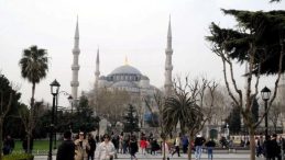 Sultanahmet Camii&rsquo;ne Ziyaret&ccedil;i Akını: Dron Kamerasıyla Kaydedildi!