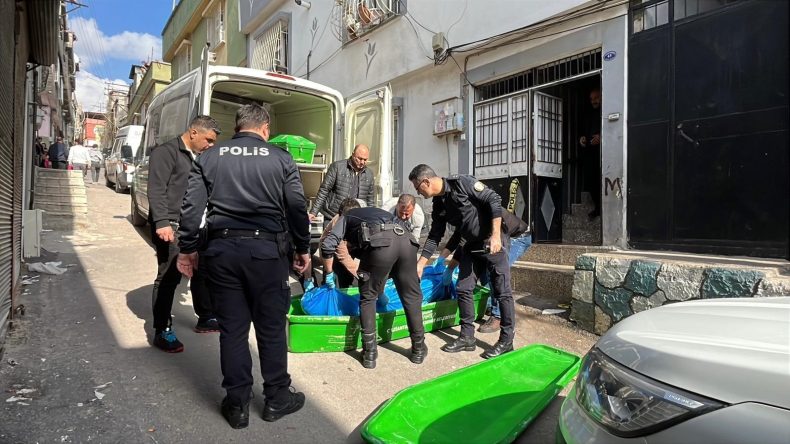 Taciz İddiası Aile Faciasına Yol A&ccedil;tı: 14 Yaşındaki Kız &Ccedil;ocuğu, Babasını Bı&ccedil;aklayarak &Ouml;ld&uuml;rd&uuml;