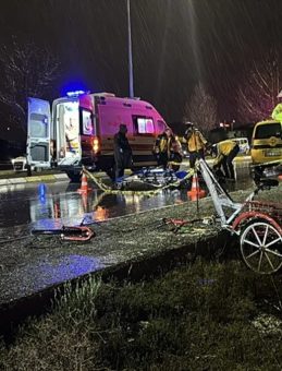 Taksiyle &ccedil;arpışan bisiklet s&uuml;r&uuml;c&uuml;s&uuml; hayatını kaybetti