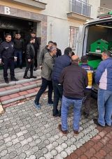 Tartıştığı babasını bı&ccedil;aklayarak &ouml;ld&uuml;rd&uuml;