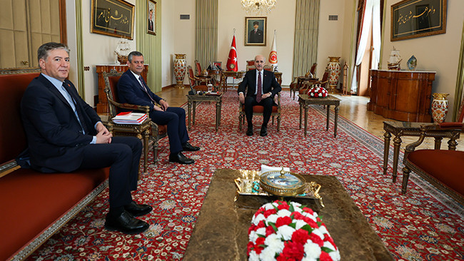 TBMM Başkanı Kurtulmuş, Kamu Başdenet&ccedil;isi Akarca'yı kabul etti