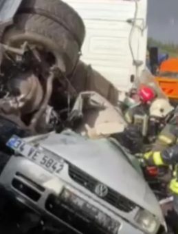 TEM Otoyolu İzmit ge&ccedil;işinde zincirleme kaza: 2 kişi hayatını kaybetti