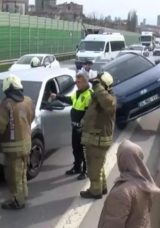 TEM'de 6 ara&ccedil;lık zincirleme kaza: Trafik kilitlendi!