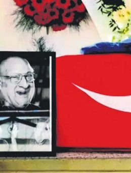 Tiyatrocu Atuner son yolculuğuna uğurlandı