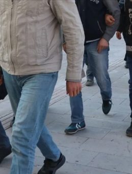 Trabzon Merkezli Organize Su&ccedil; &Ouml;rg&uuml;t&uuml; Operasyonunda 21 Zanlı Yakalandı