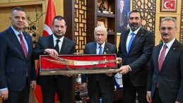 Trabzonspor Kul&uuml;b&uuml; Başkanı Ertuğrul Doğan, MHP Genel Başkanı Devlet Bah&ccedil;eli'yi Ziyaret Etti