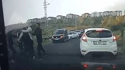Trafikte Dehşet! Sollama tartışması kavgaya d&ouml;n&uuml;şt&uuml;: 2 tutuklama, 1 milyonluk ceza