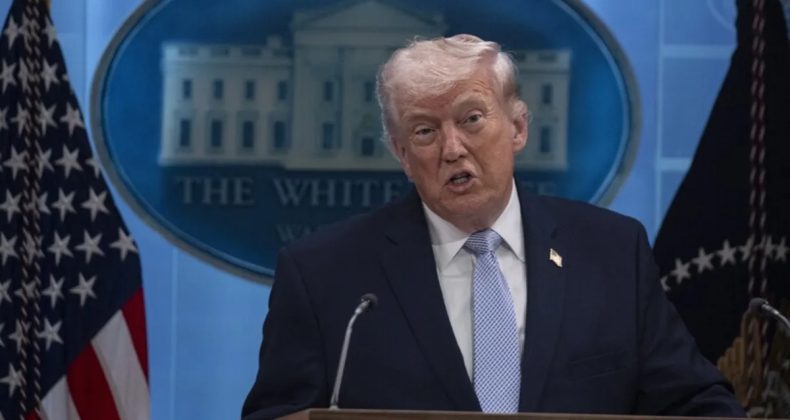 Trump'tan ambargo a&ccedil;ıklaması: İran petrol satamayacak