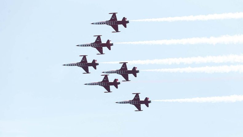 T&uuml;rk Yıldızları Selam Durdu