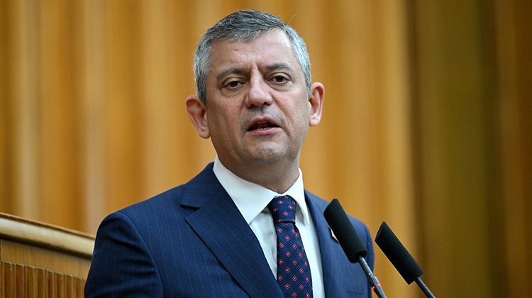 T&uuml;rkiye Basın Federasyonu'ndan &Ouml;zg&uuml;r &Ouml;zel'e tepki