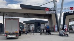 T&uuml;rkiye&rsquo;den İran&rsquo;a 6 TIR tıbbi yardım sevkiyatı