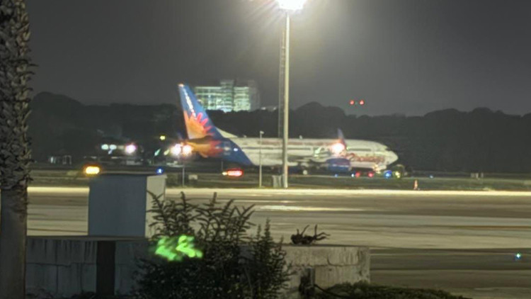 U&ccedil;akta Rahatsızlanan Pilot Nedeniyle Acil İniş