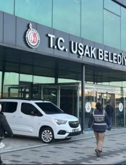 Uşak Belediyesi'ne Y&ouml;nelik Yolsuzluk Soruşturmasında İtiraf Gibi İfade! İş İnsanından Milletvekili Olabilmesi İ&ccedil;in 20 Milyon Lira R&uuml;şvet İstendi