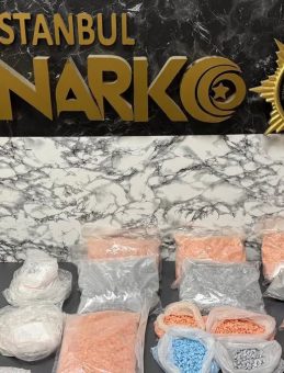 Uyuşturucu sevkiyatında suçüstü yakaladılar