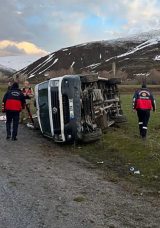 Van'da feci kaza: Minib&uuml;s takla attı! 11 yaralı