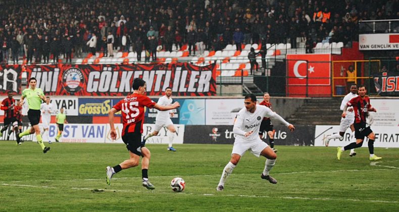 Vanspor evinde Manisa FK'ye kaybetti!