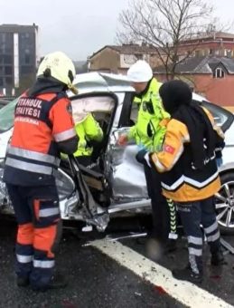 Yağışlı Havada Zincirleme Kazalar Meydana Geldi