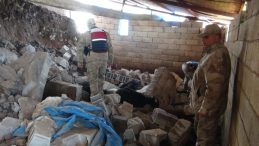 Yağmur sonucu ahır &ccedil;&ouml;kt&uuml;, 40 koyun &ouml;ld&uuml;