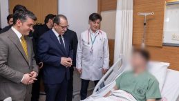 Yaralı polisleri hastanede ziyaret ettiler