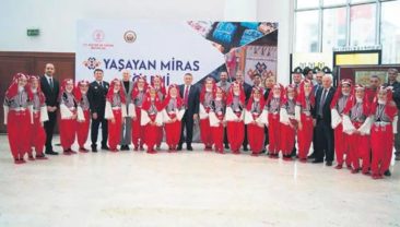 Yaşayan miras ş&ouml;leni coşkuyla başladı