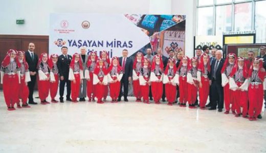 Yaşayan miras ş&ouml;leni coşkuyla başladı