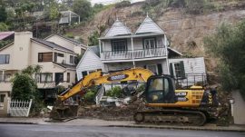 Yeni Zelanda&rsquo;da &lsquo;Acil Durum&rsquo; İlanı: U&ccedil;uşlar İptal Edildi