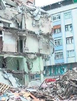 Yıkımda Başına Beton Par&ccedil;ası D&uuml;şen &Ccedil;ocuk Hayatını Kaybetti