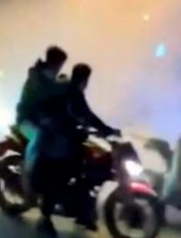 Yolda konvoy yaparak trafiği tehlikeye d&uuml;ş&uuml;ren 6 motosiklet s&uuml;r&uuml;c&uuml;s&uuml;ne 870 bin lira ceza