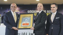 Y&ouml;netim elini cebine attı kriz &ccedil;&ouml;z&uuml;ld&uuml;!