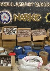 Zehir imalathanesine baskın! Koli koli uyuşturucuyla yakaladılar&hellip;