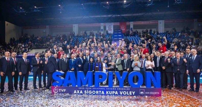 Ziraat Bankkart lig ve Avrupa'da yakaladığı &ccedil;ıkışı Kupa Voley zaferiyle ta&ccedil;landırdı