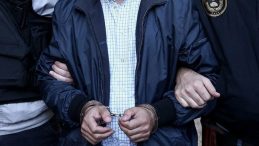 Zonguldak'ta akılalmaz olay! Banyodaki detayı kızı fark etti: &Uuml;st komşudan 'yılan kamera' tuzağı